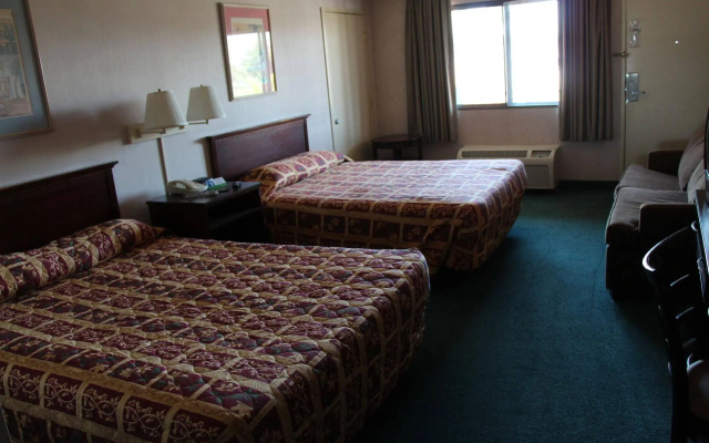 photo 2 of Budget Inn Anaheim / Santa Fe Springs