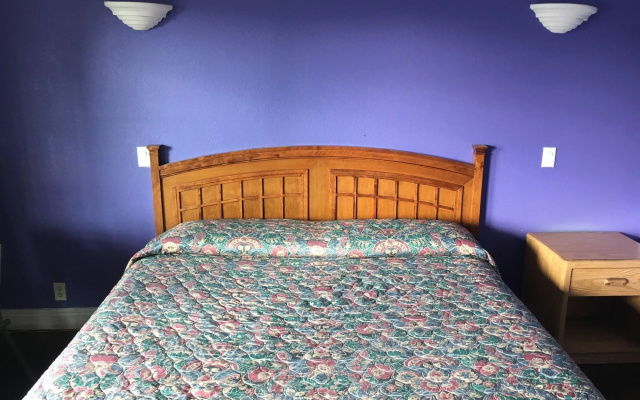 photo 3 of Budget Motel