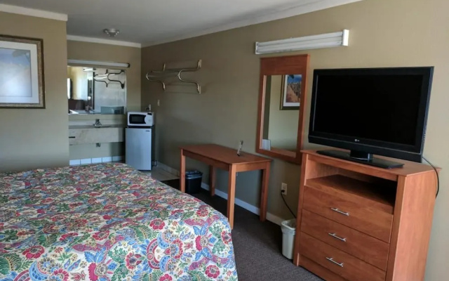 photo 3 of Budget Motor Lodge