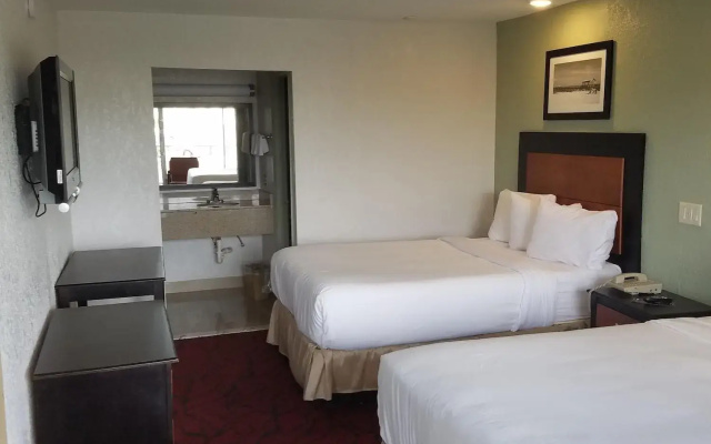photo 4 of Budget Inn