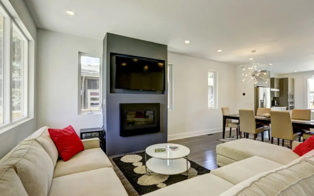 photo 4 of Built in 2017 Luxurious 4 BR home in DT