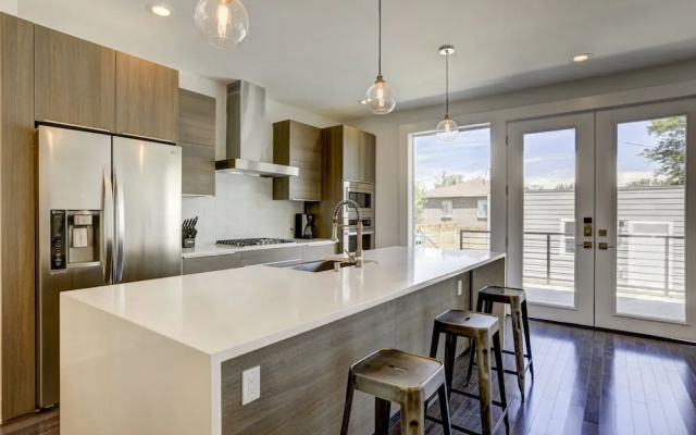 photo 5 of Built in 2017 Luxurious 4 BR home in DT