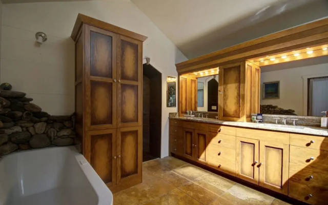 photo 2 of Bullhead Mountain Lodge - 8 Br Home