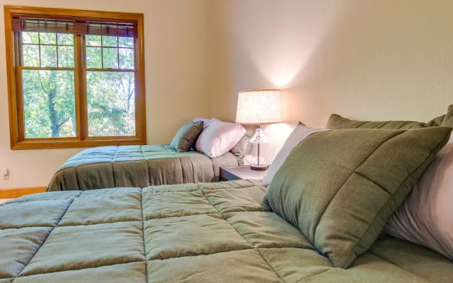 photo 4 of Burnsville Condo: Screened Porch & Mountain Views!