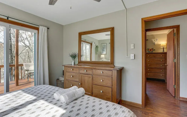 photo 2 of Bushkill Vacation Rental w/ Community Amenities!