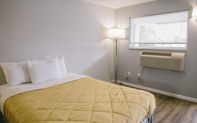 photo 2 of Butler Inn