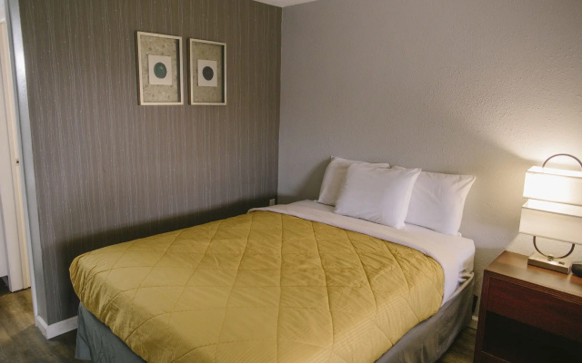 photo 5 of Butler Inn