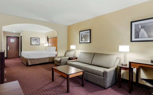 photo 2 of Best Western Plus Cascade Inn & Suites