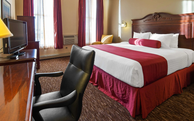 photo 4 of Hotel Chequamegon, BW Signature Collection