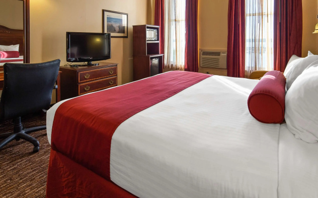 photo 5 of Hotel Chequamegon, BW Signature Collection