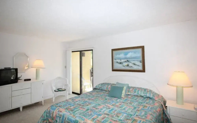 photo 3 of C 8 Xanadu 2 Br condo by RedAwning