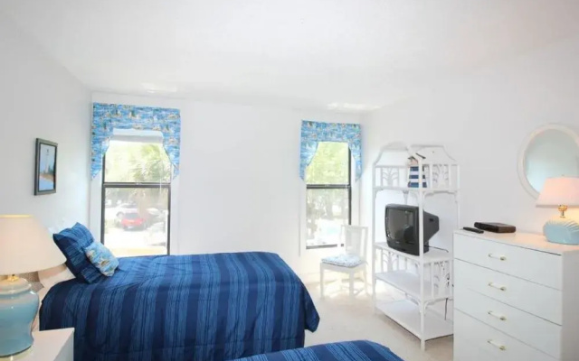 photo 4 of C 8 Xanadu 2 Br condo by RedAwning