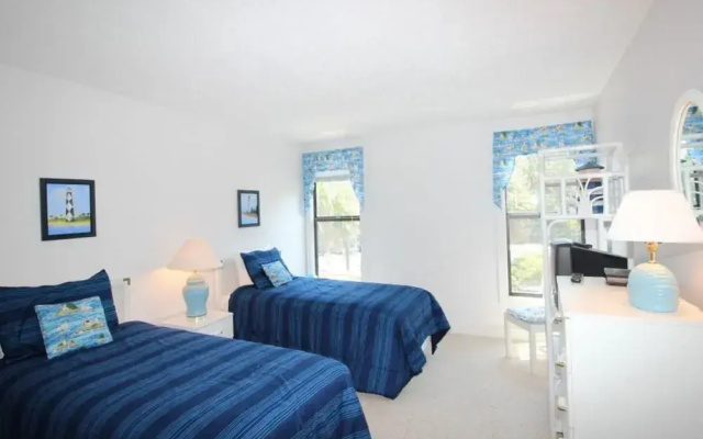 photo 5 of C 8 Xanadu 2 Br condo by RedAwning