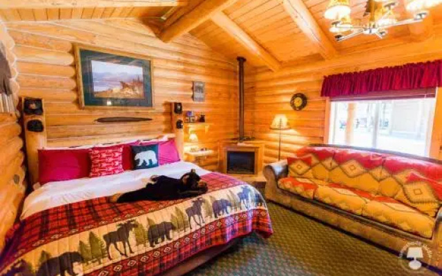 photo 3 of Cabin Creek Inn