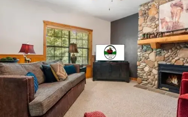 photo 2 of Cabins at Grand Mountain by Thousand Hills Vacations, Branson, USA