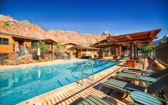 photo 2 of Hotel Cable Mountain Lodge