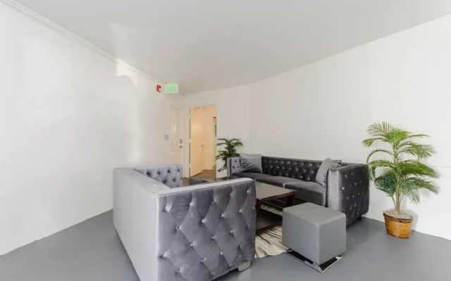 photo 2 of Cabrillo Apartments