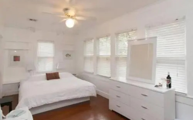photo 4 of Cajun Hostel II
