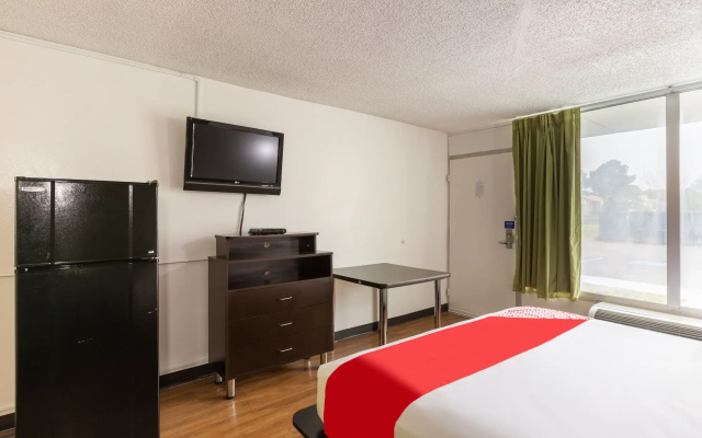 photo 3 of OYO Hotel Baton Rouge - Mead Rd