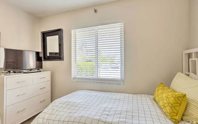 photo 5 of Jupiter Condo w/ Pool Access, Walk to Beach!