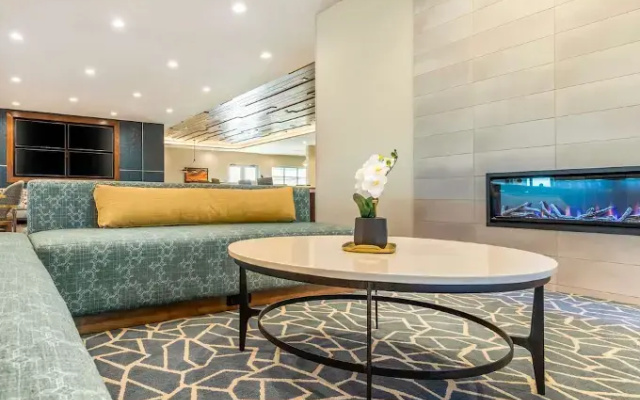 photo 2 of Cambria Hotel Bettendorf Quad Cities