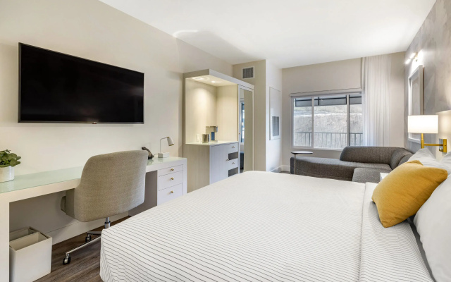 photo 4 of Cambria Hotel & Suites Plymouth