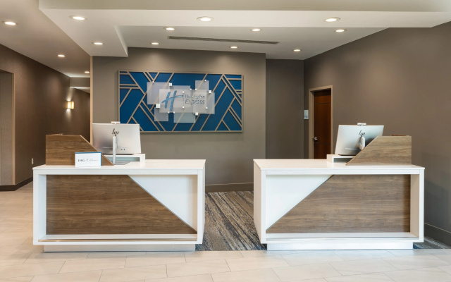 photo 2 of Holiday Inn Express Miami Airport Blue Lagoon Area by IHG
