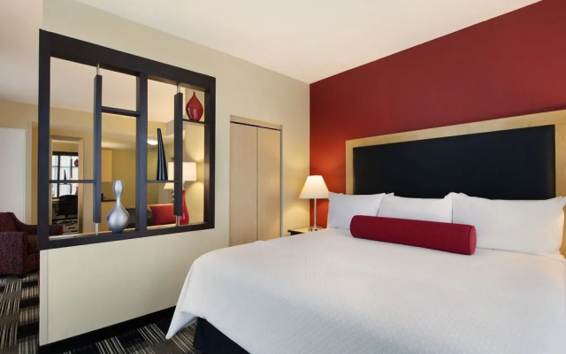 photo 3 of Holiday Inn Express Miami Airport Blue Lagoon Area, an IHG Hotel