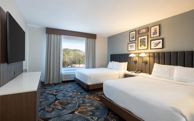 photo 4 of DoubleTree by Hilton Hotel Savannah Airport