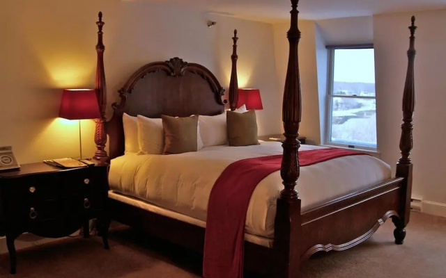 photo 3 of Camden Harbour Inn