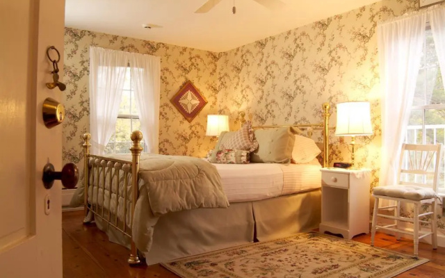 photo 2 of Camden Maine Stay Inn