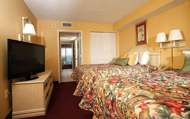 photo 4 of Camelot By the Sea
