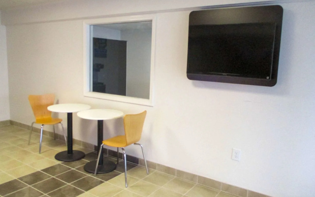 photo 4 of Motel 6 North Olmsted, OH - Cleveland