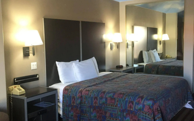 photo 4 of Camelot Inn & Suites Hobby/Gulf Freeway