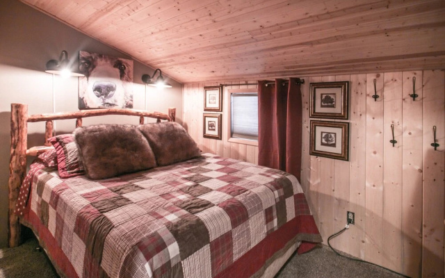 photo 3 of Camp David 1 Bedroom Home by NW Comfy Cabins