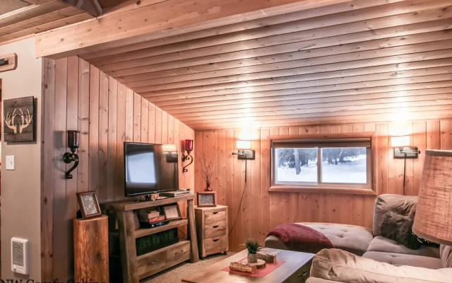 photo 4 of Camp David 1 Bedroom Home by NW Comfy Cabins