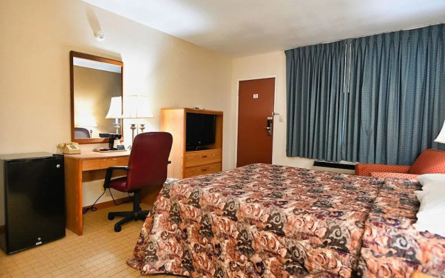 photo 4 of Campus Inn
