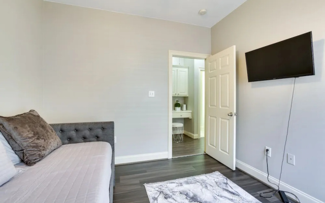 photo 3 of Canalfront Baton Rouge Home w/ Patio: 6 Mi to Lsu!