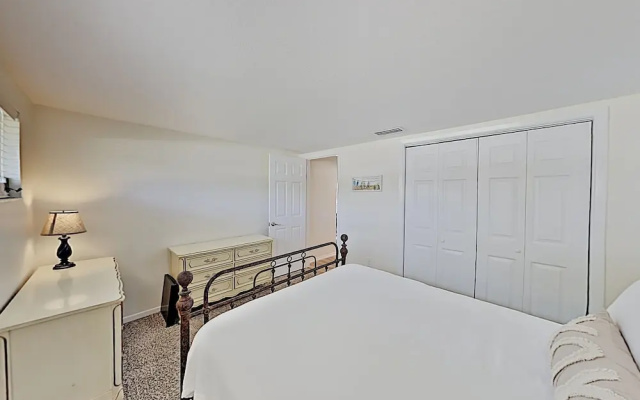 photo 3 of Canal-front Coastal Boat Dock & 2 Kayaks! 2 Bedroom Home
