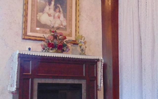 photo 5 of Candlelight Inn