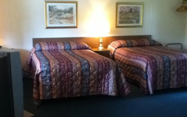 photo 2 of Candlelight Motel