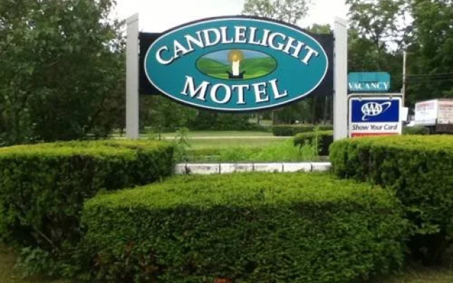 photo 3 of Candlelight Motel