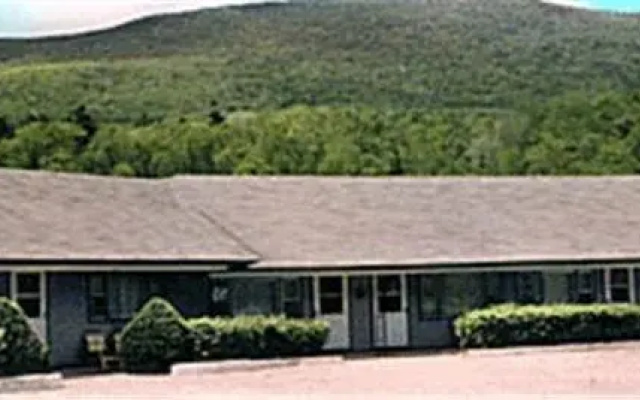 photo 4 of Candlelight Motel