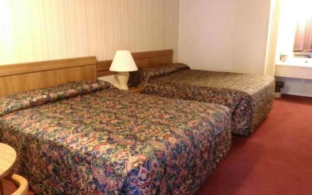 photo 2 of Candlewick Inn And Suites