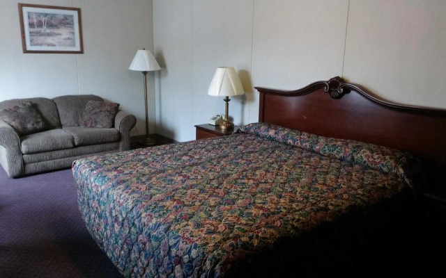 photo 5 of Candlewick Inn And Suites