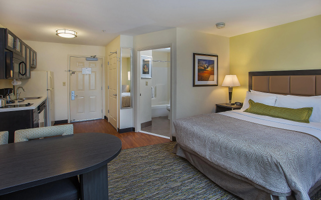 photo 4 of Candlewood Suites Louisville Airport by IHG