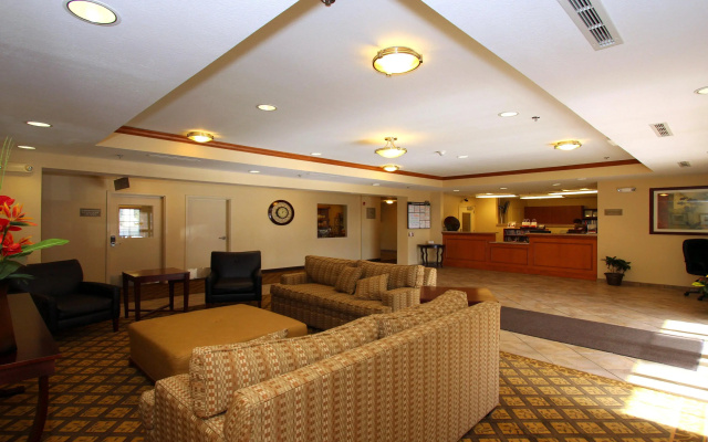 photo 2 of Candlewood Suites Kansas City Airport
