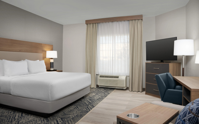 photo 4 of Candlewood Suites Alexandria - Fort Belvoir by IHG