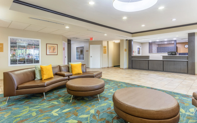 photo 2 of Candlewood Suites Aurora-Naperville by IHG