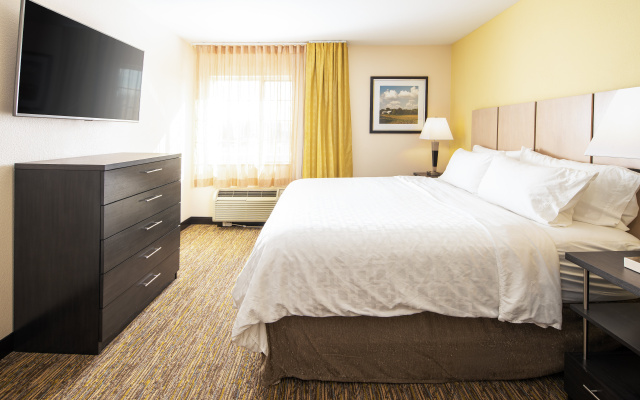 photo 3 of Candlewood Suites Bellevue by IHG
